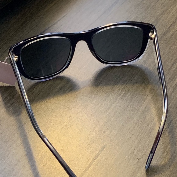 NWT Dolce & Gabbana Sunnies - Picture 3 of 3